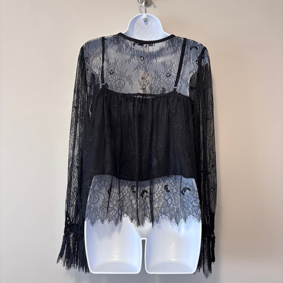 And Now This Women's Medium Black Lace V-Neck Button-Front Cropped Top NWT - Picture 6 of 7